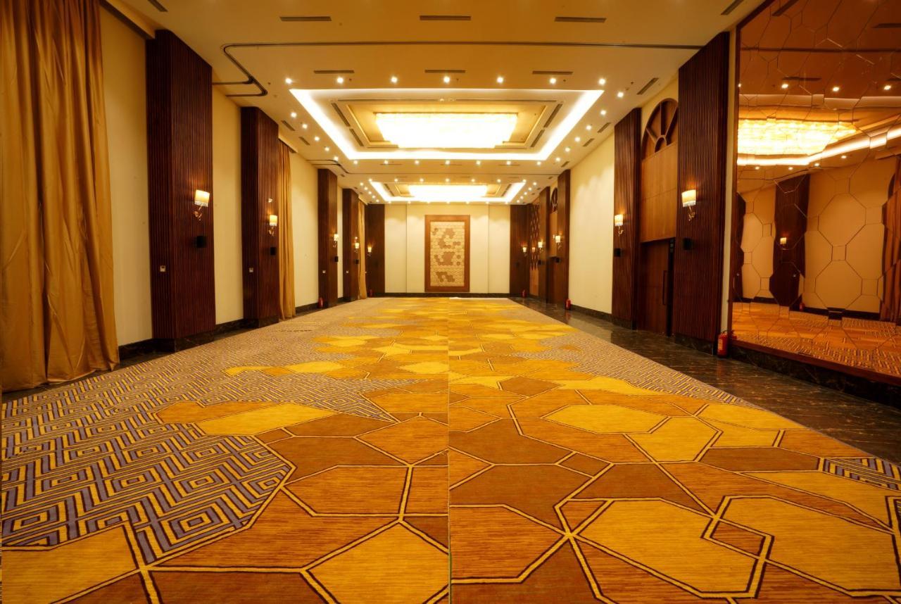 Hotel Polo Towers Agartala Buitenkant foto
