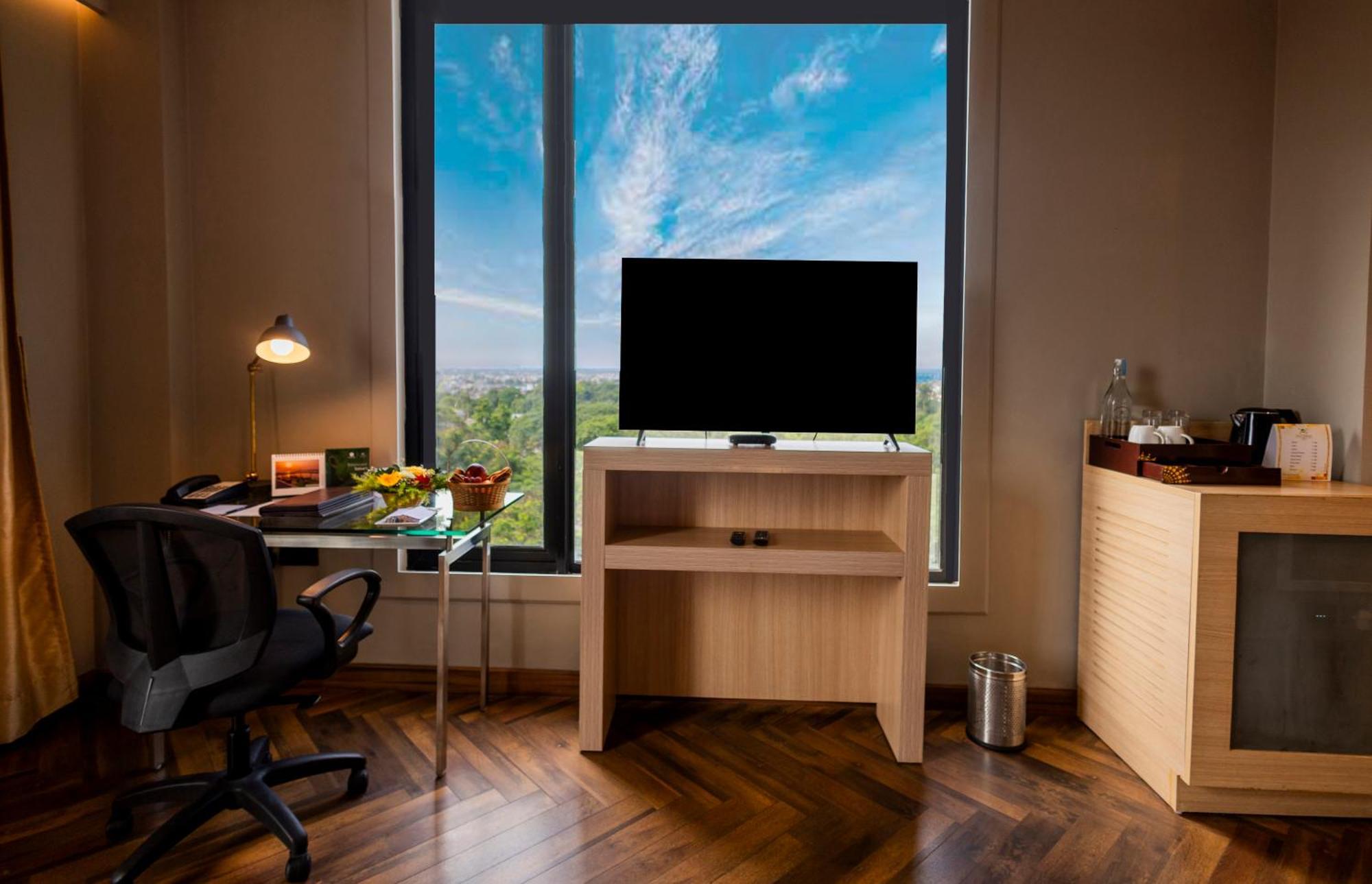 Hotel Polo Towers Agartala Buitenkant foto